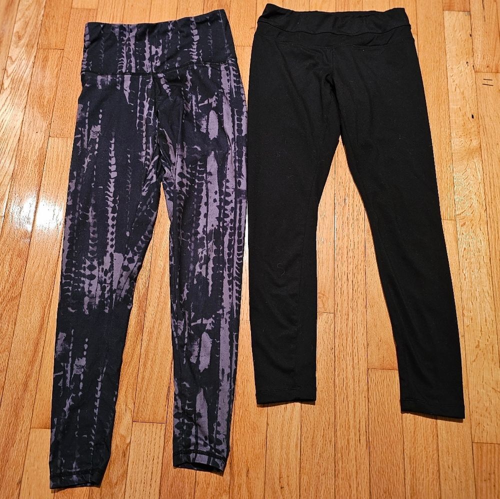 2 Pair of Leggins Size Small